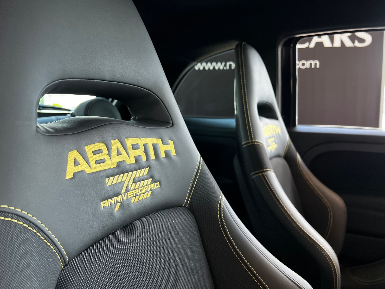 Fahrzeugabbildung Abarth 695 75 Anniversario BEATS Full Link KLIMA NAVI