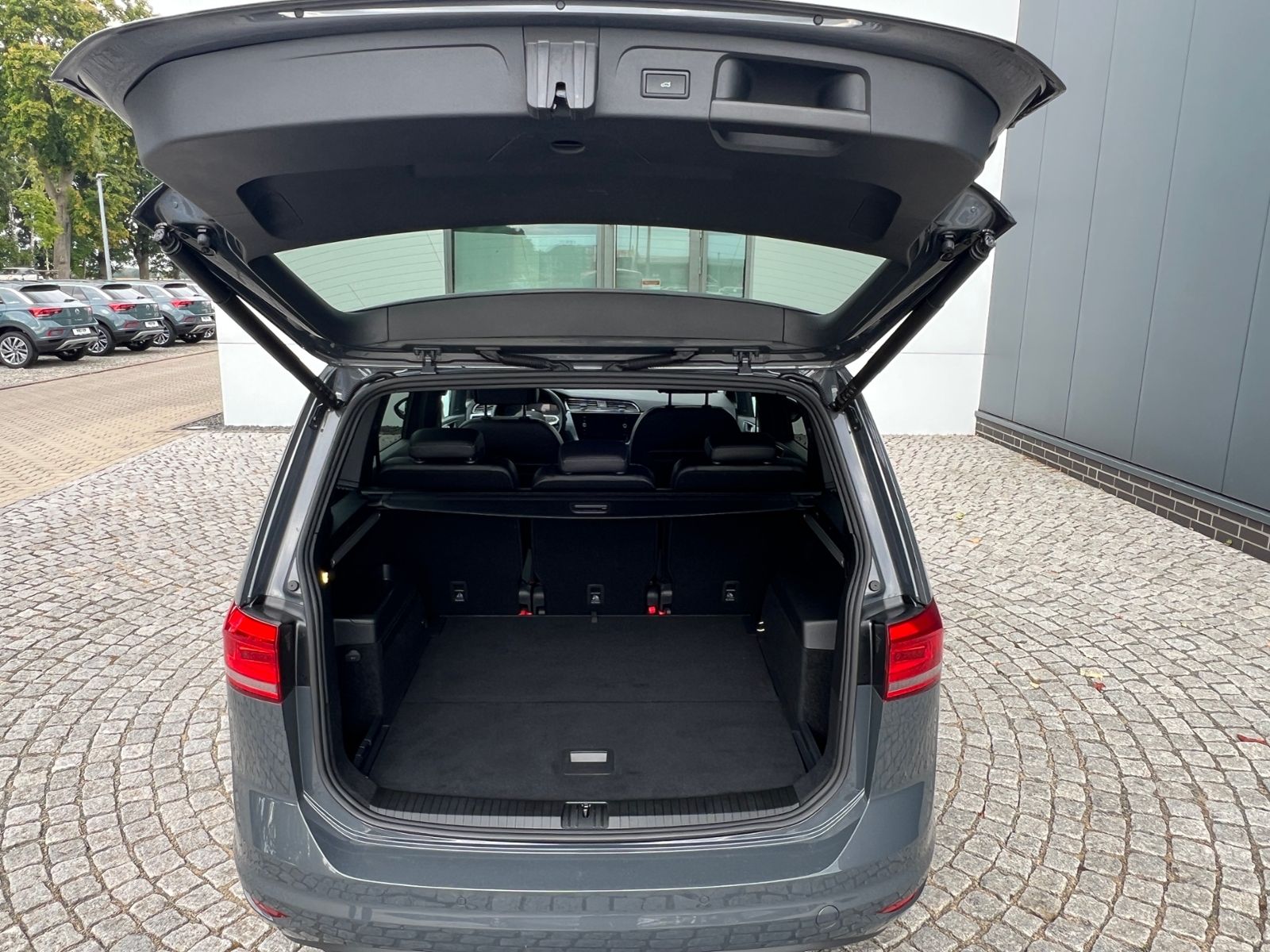 Fahrzeugabbildung Volkswagen Touran GOAL 2.0 TDI DSG *AHK, IQ.Light, ACC, Kam