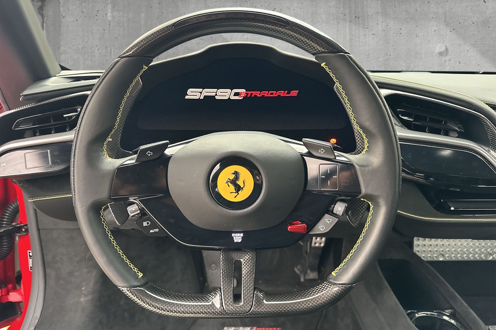 Fahrzeugabbildung Ferrari SF90 Stradale*Fiorano Paket*Full Carbon*4Punkt