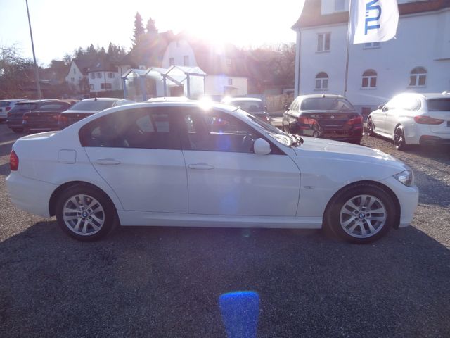 Fahrzeugabbildung BMW 320d xDrive/1.Hand/Navi/StH/PDC/Xenon/Leder/