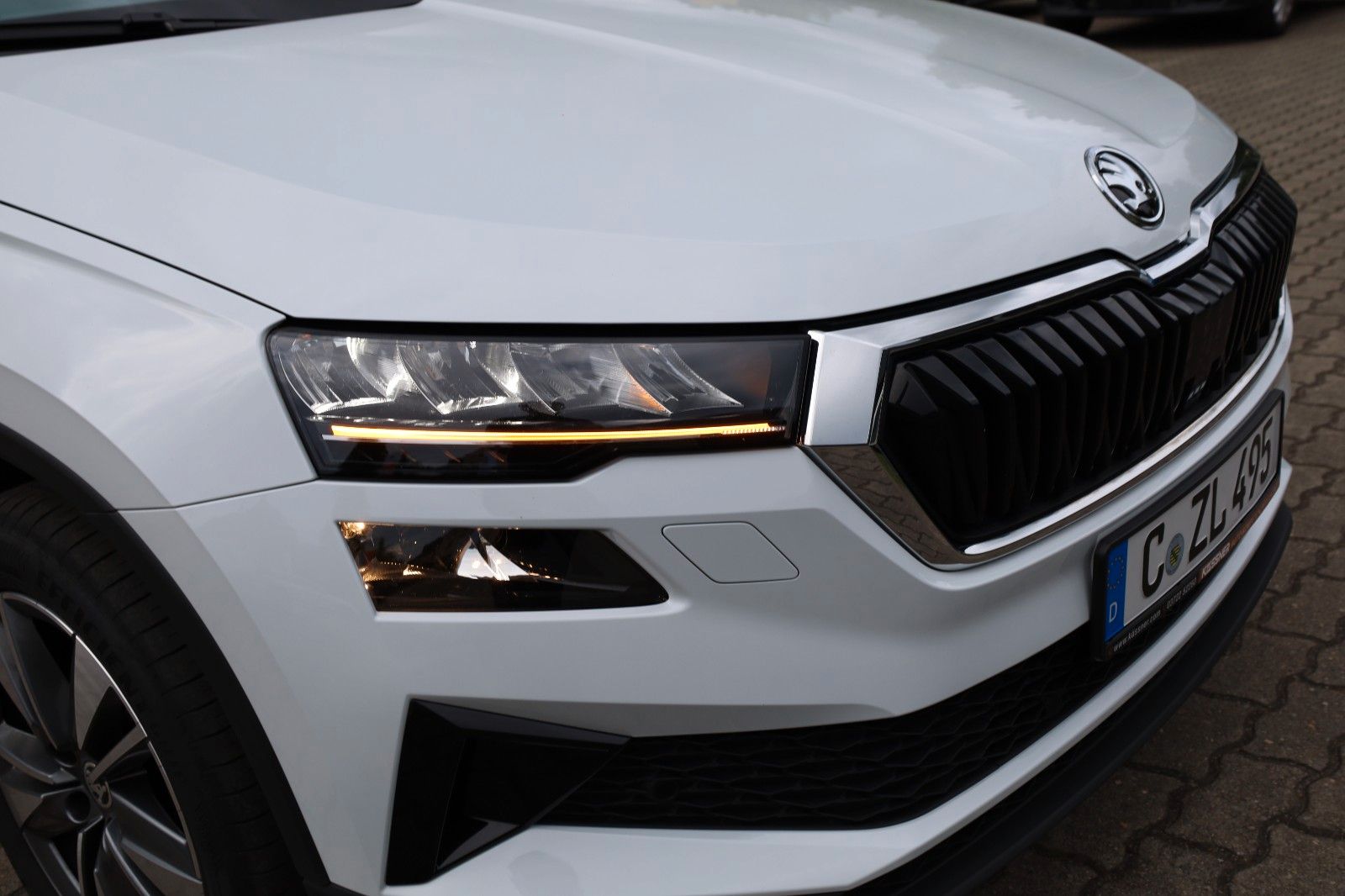Fahrzeugabbildung SKODA Karoq Ambition 1.5 ACT DSG *Smart Link *SHZ