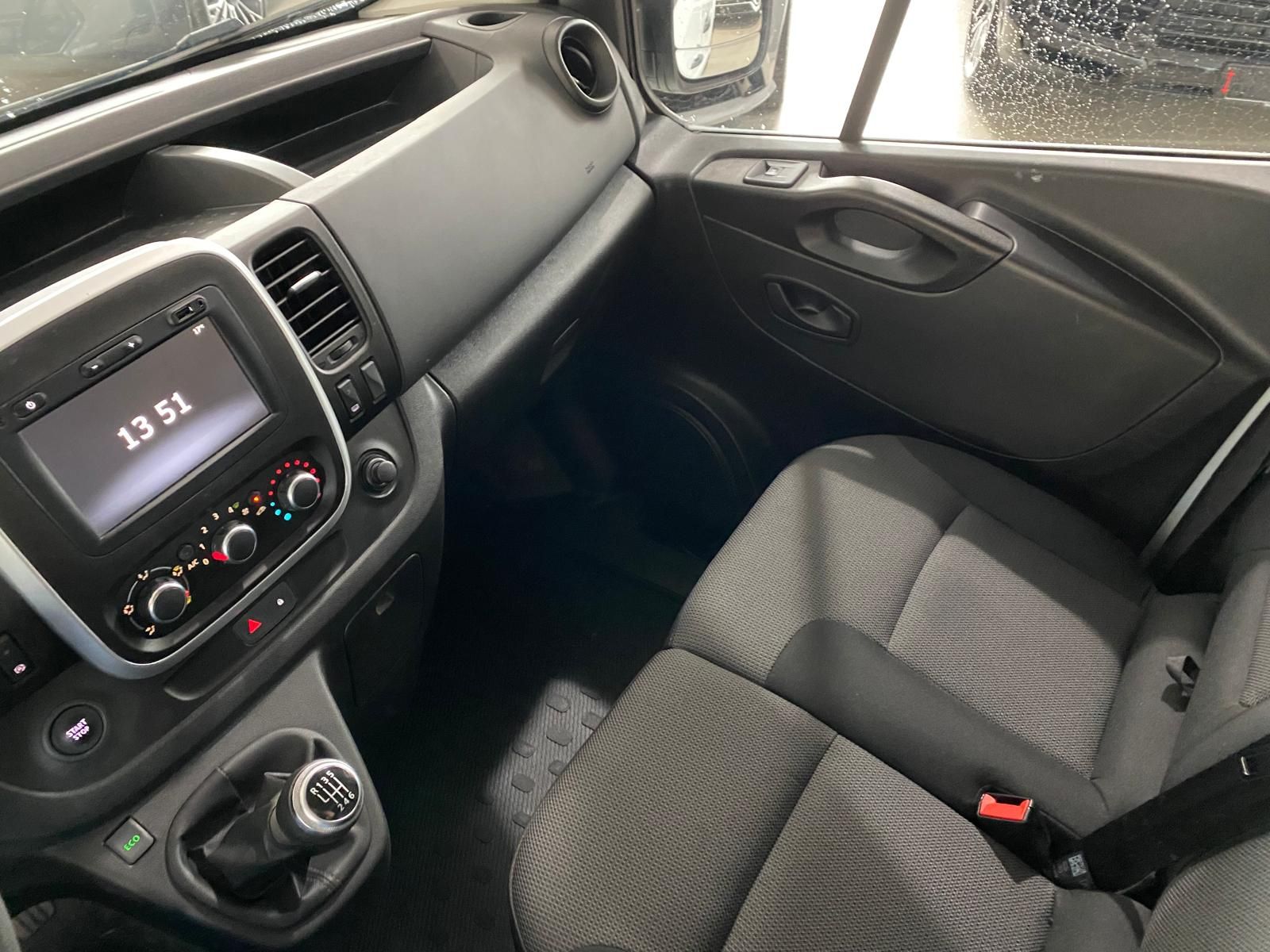 Fahrzeugabbildung Renault Trafic L2H1 2.0 dCi 145/Navi/Klima/AHK/STHZG/