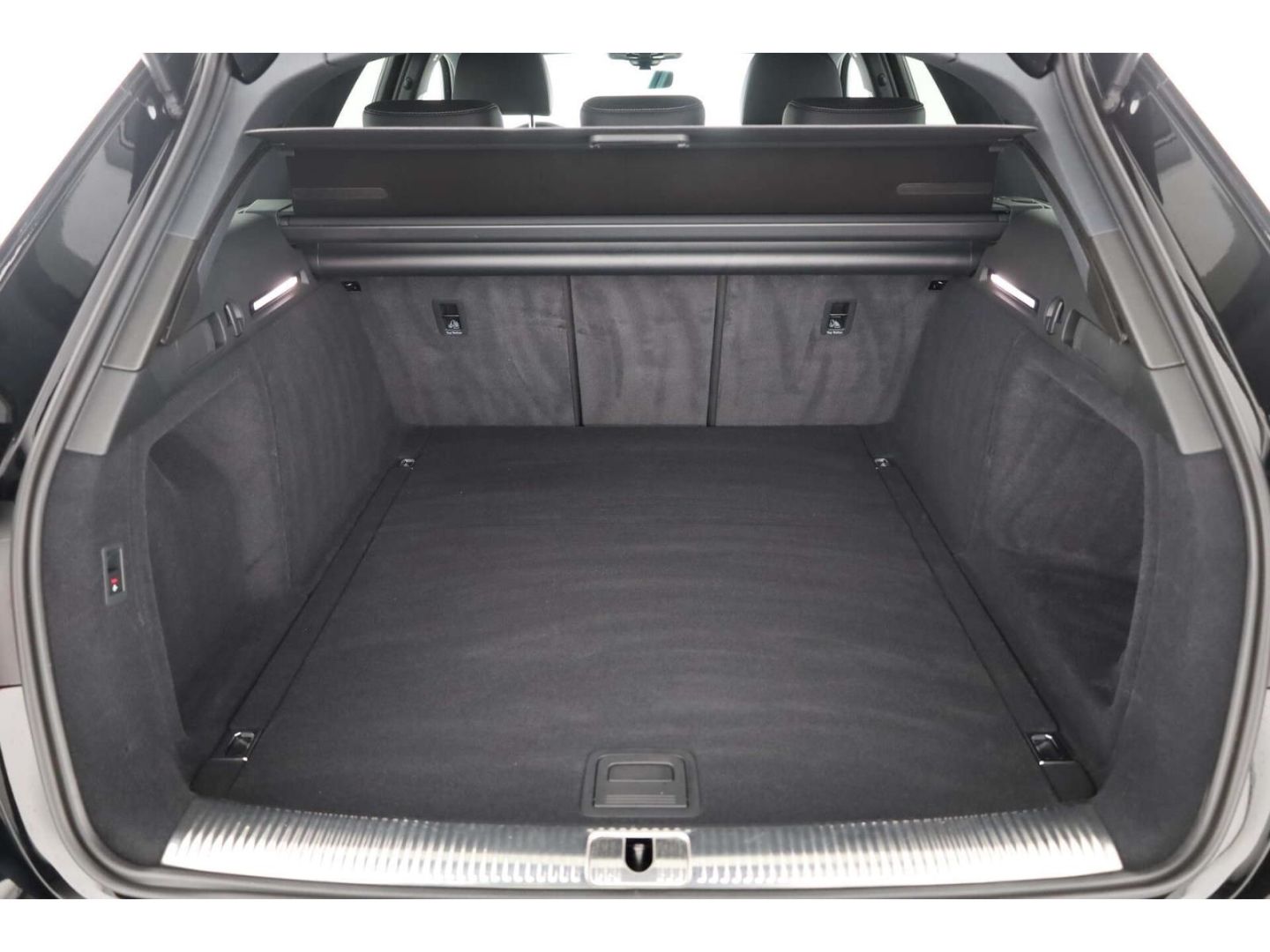 Audi A4 Avant 45 TFSI quattro S line competition plus foto 12