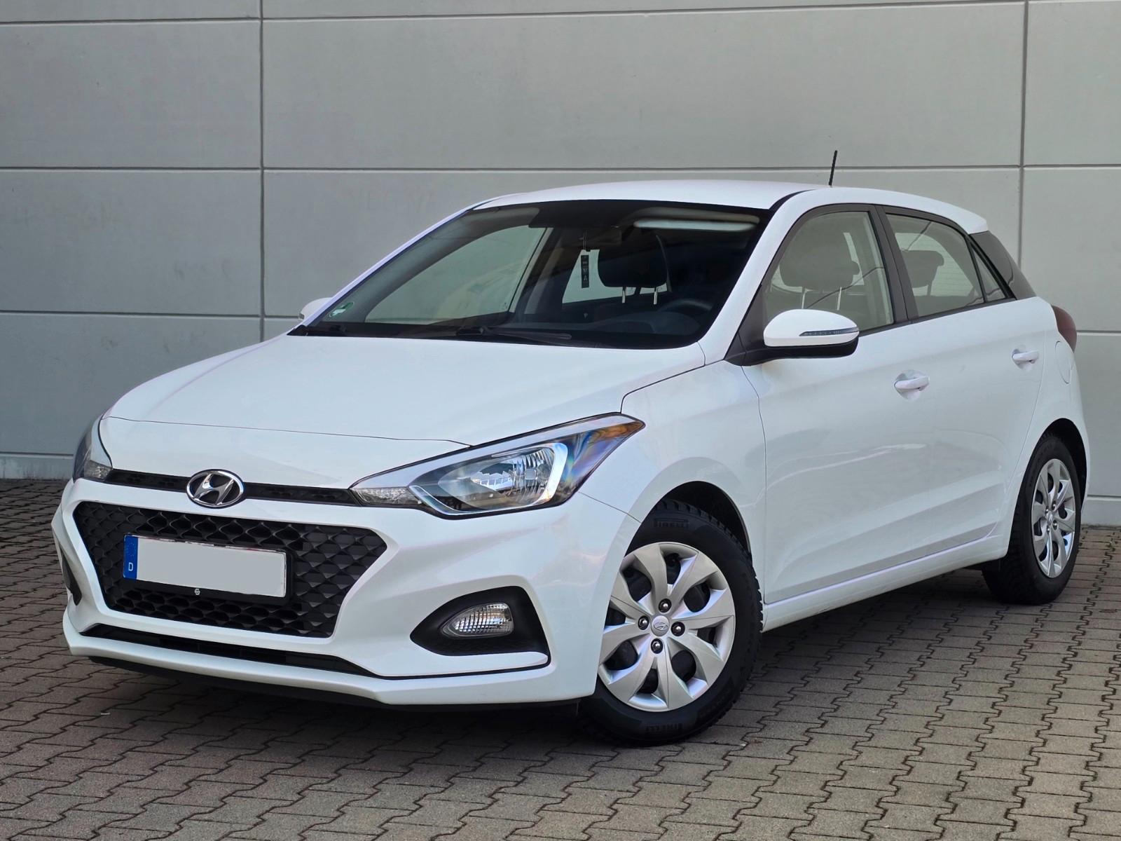 Hyundai i20 1.2 *1.Hand *CarPlay *Kamera *8x bereift