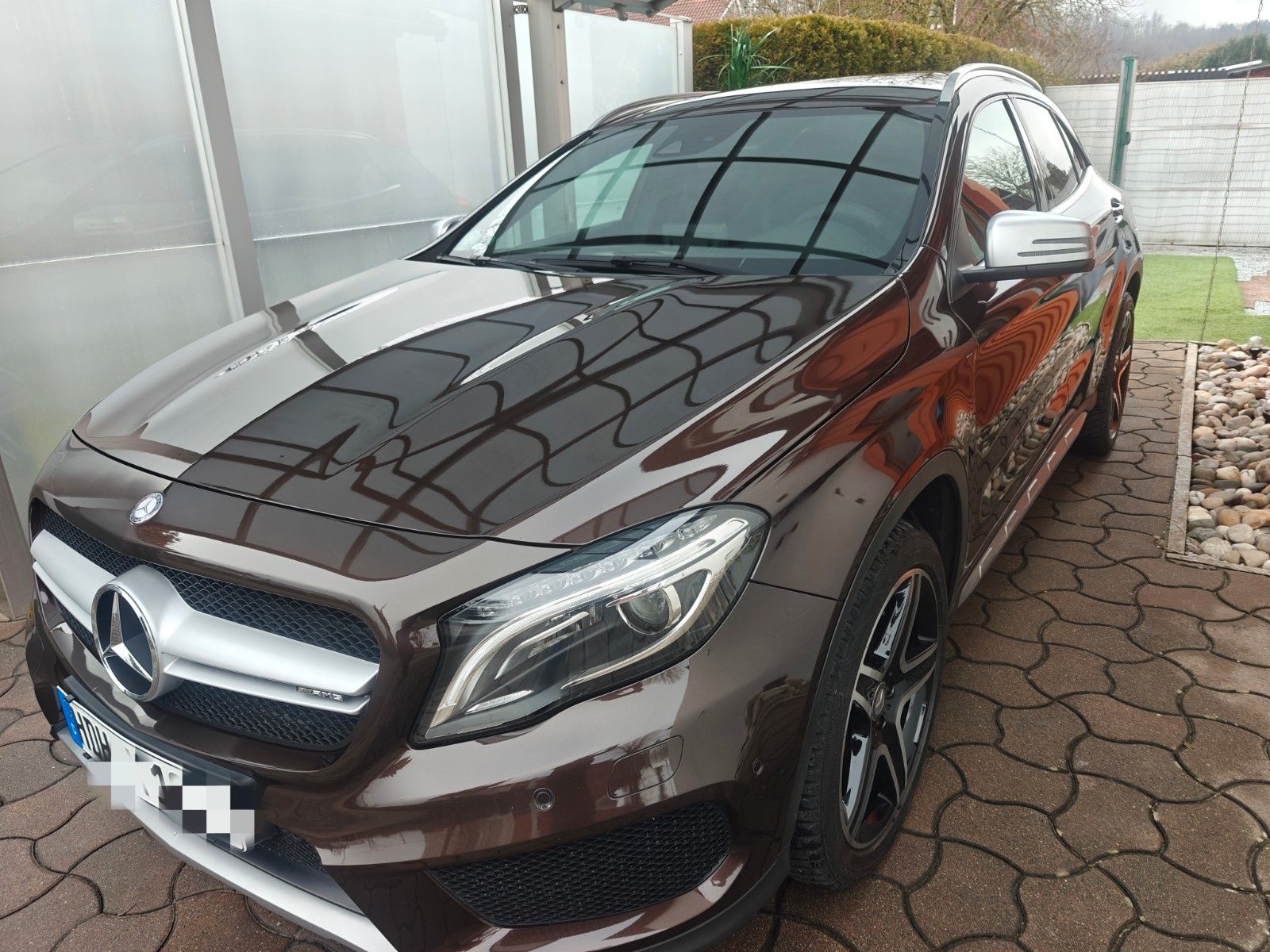 MERCEDES-BENZ GLA 200 AMG Line TOP