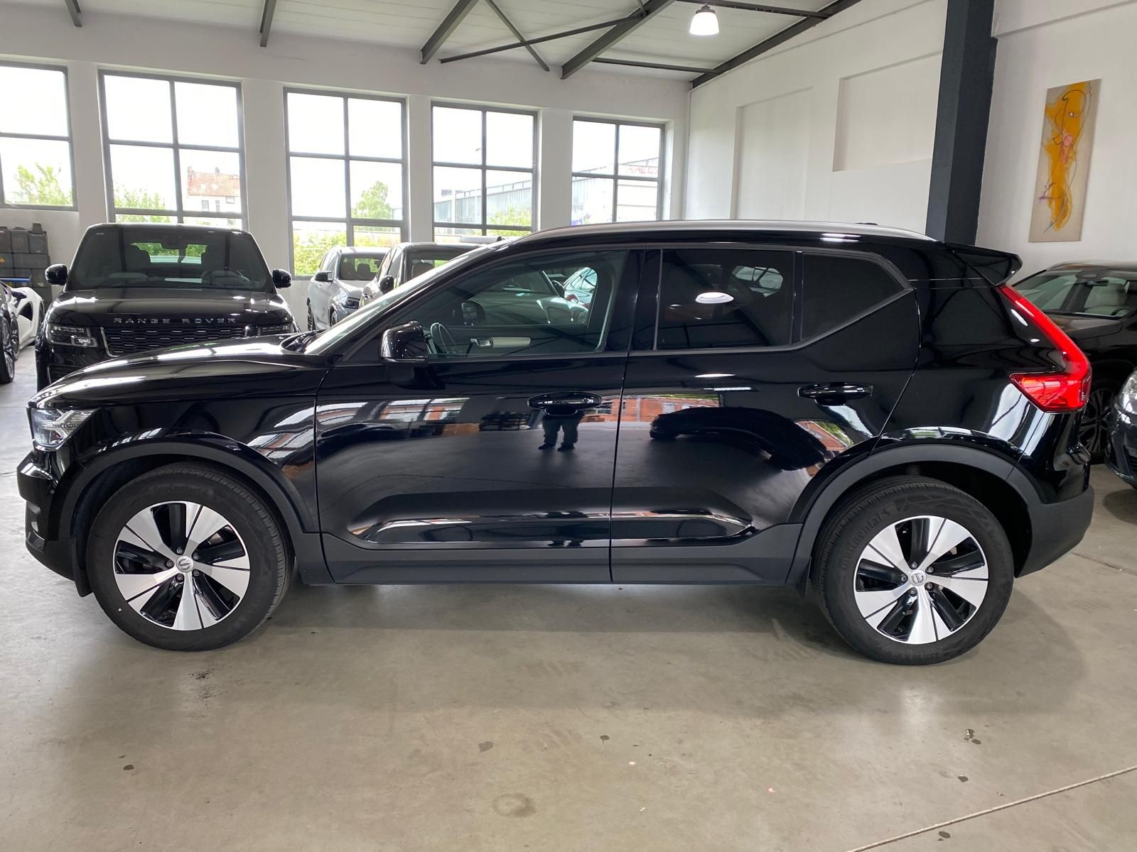 Fahrzeugabbildung Volvo XC40 Momentum Pro/Navi/LED/SH/