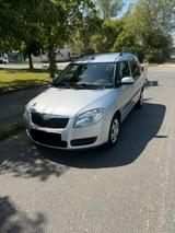 Skoda Roomster 1.4 TÜV+Service NEU - Skoda Roomster mit Benzin-Antrieb: Kleinbus, 1.4