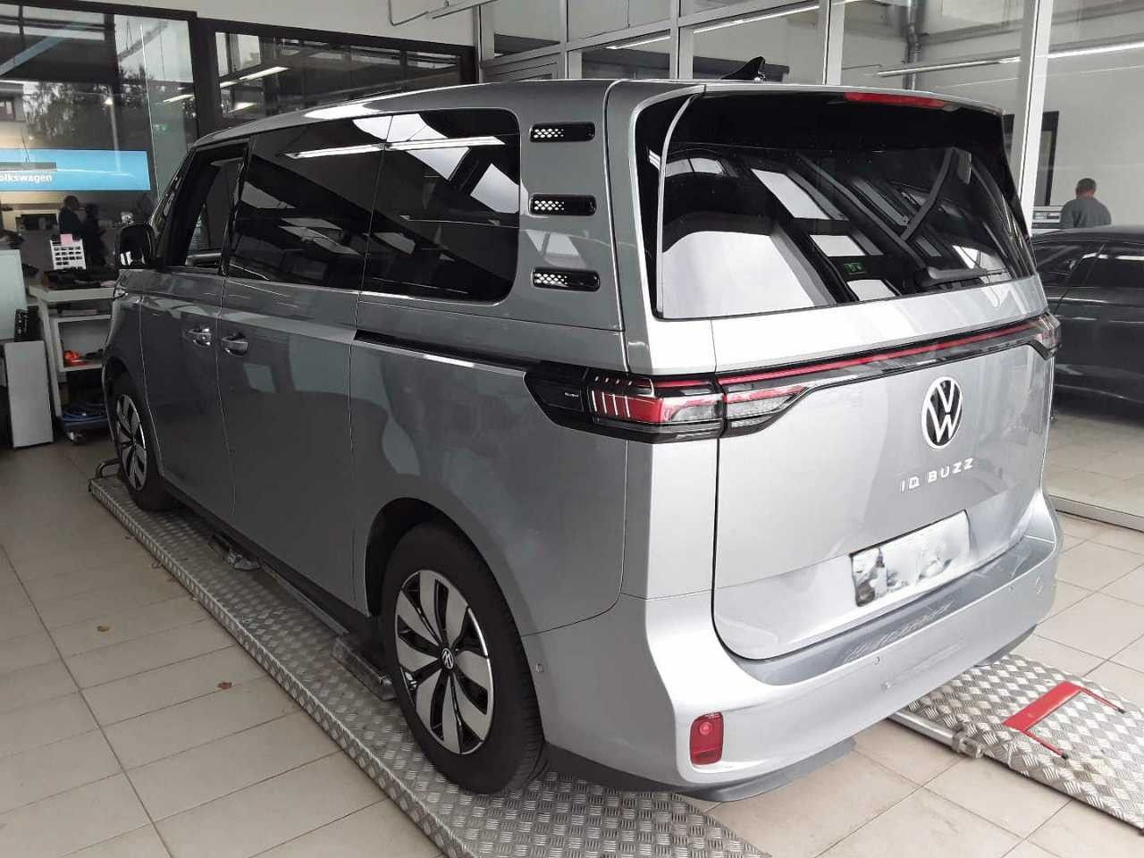 Volkswagen ID. Buzz Pro kurzer Radstand 210 kW (286 PS) Hec imagem 3