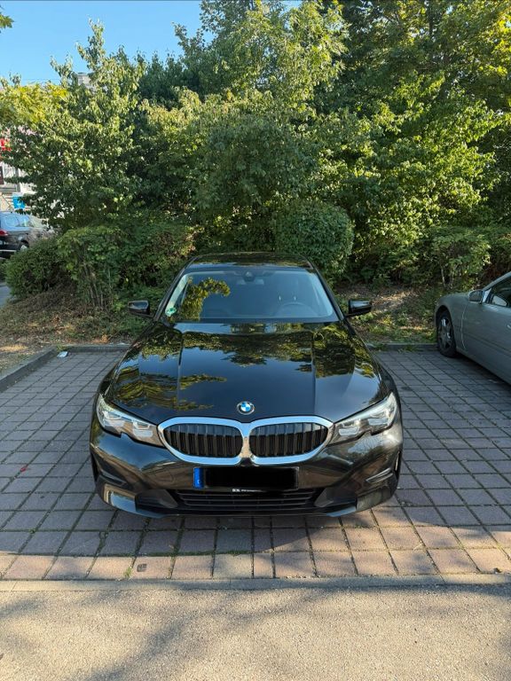 Image of BMW 320