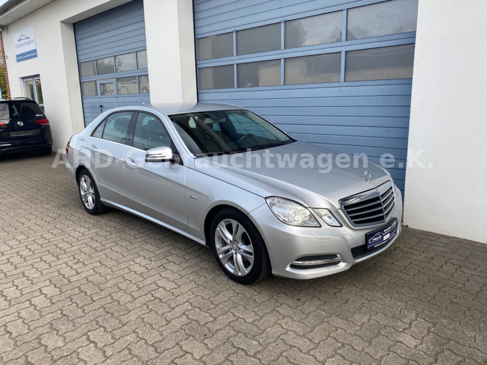 Fahrzeugabbildung Mercedes-Benz E 220 CDI BlueEfficiency  Avantgarde