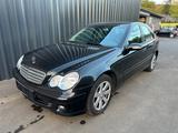 Mercedes-Benz C 220 CDI, 17 Zoll Alufelgen,Rostfrei 2. Hand - gebrauchte Mercedes-Benz C 220 aus dem Jahr 2005
