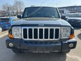 Jeep Commander Limited 5.7 V8 HEMI Autom. - Jeep Commander mit Benzin-Antrieb: Automatik