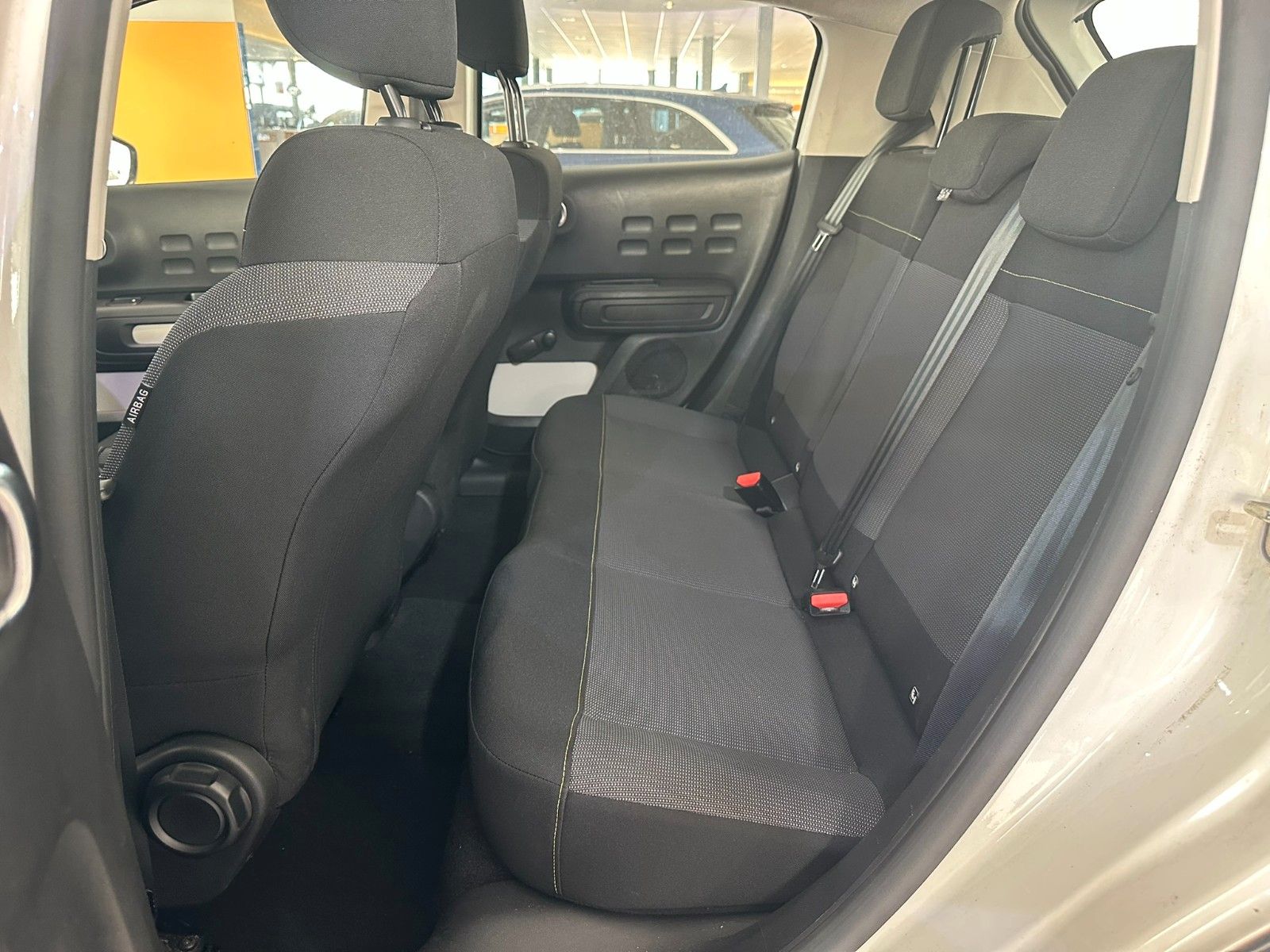 Fahrzeugabbildung Citroën C3 Feel Pack 1.2 NAVI/LED/PDC/ALU/DAB/TEMPOMAT