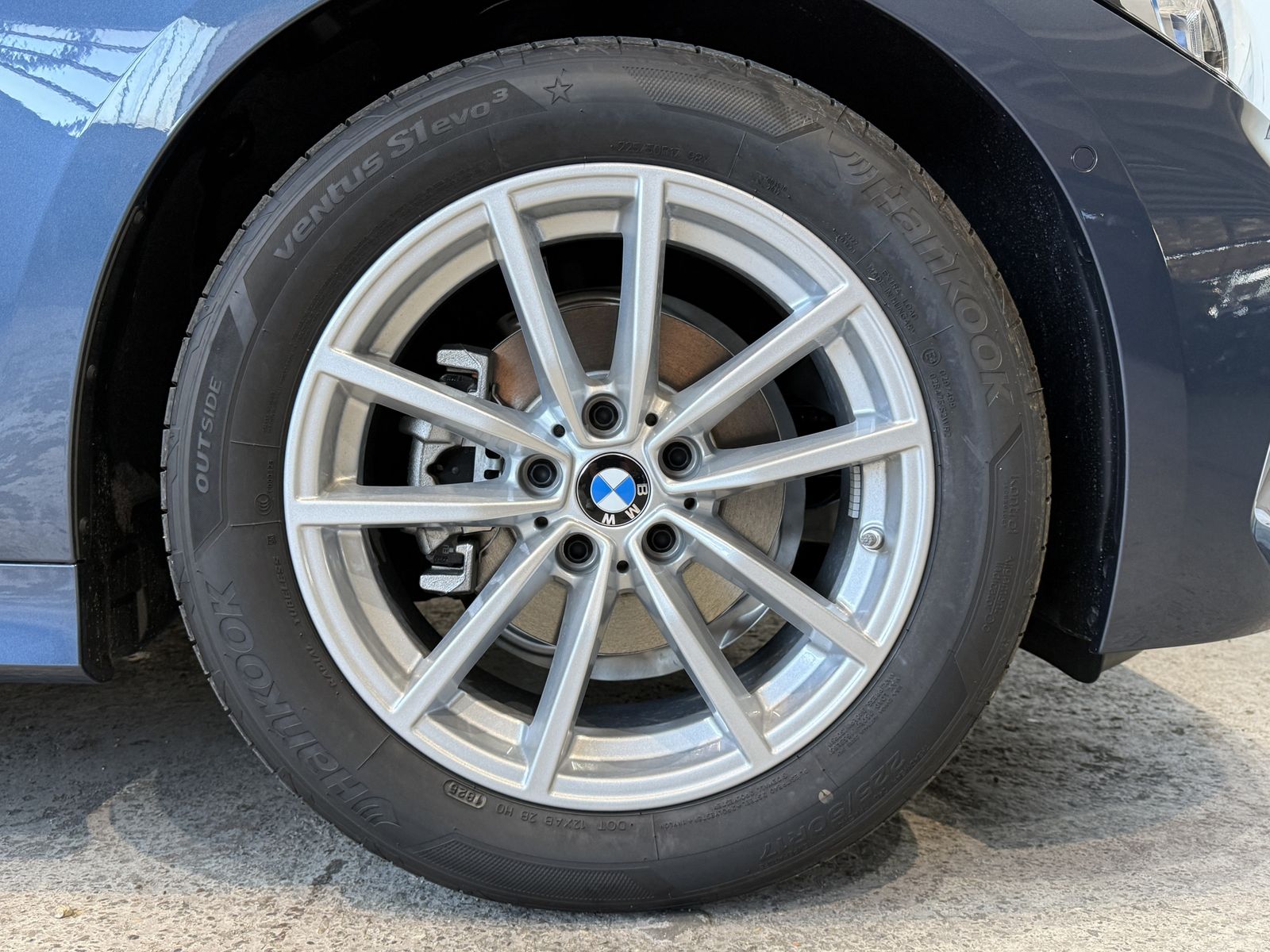 Fahrzeugabbildung BMW 318d Touring HK HiFi DAB LED Komfortzg. AHK Shz