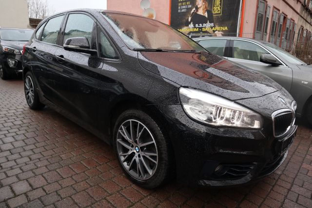 BMW 220 i Active Tourer Sport Line 1.Hand Scheckheft