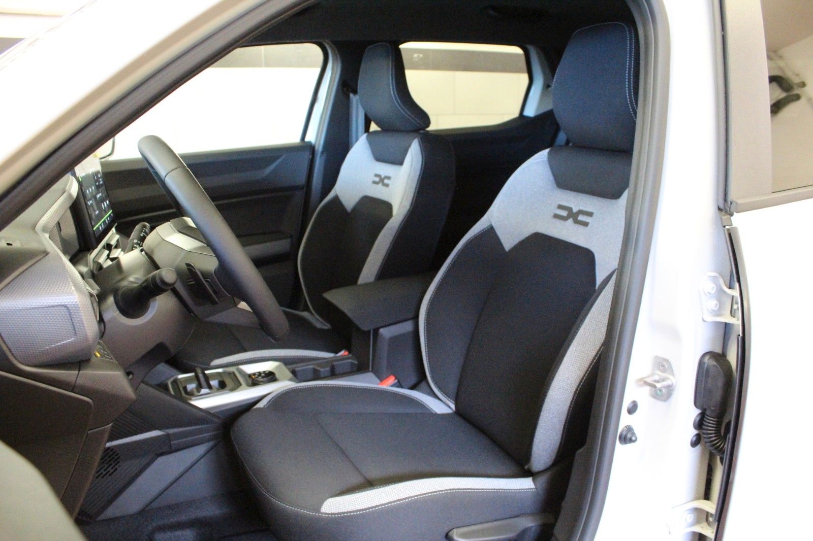 Fahrzeugabbildung Dacia Duster hybrid-G 150 4x4 Journey MY26