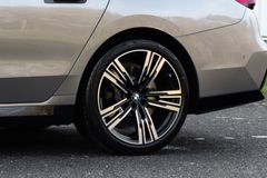BMW 740 – 10 / 29