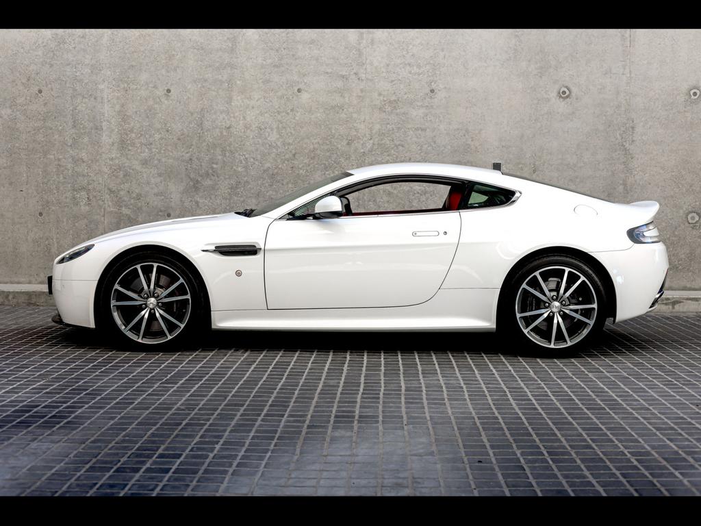 Aston Martin V8 Vantage