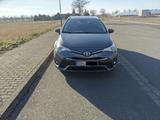 Toyota Avensis 2,0-l-D-4D Executive Touring Sports ... - Toyota Avensis mit Diesel-Antrieb: 2.0