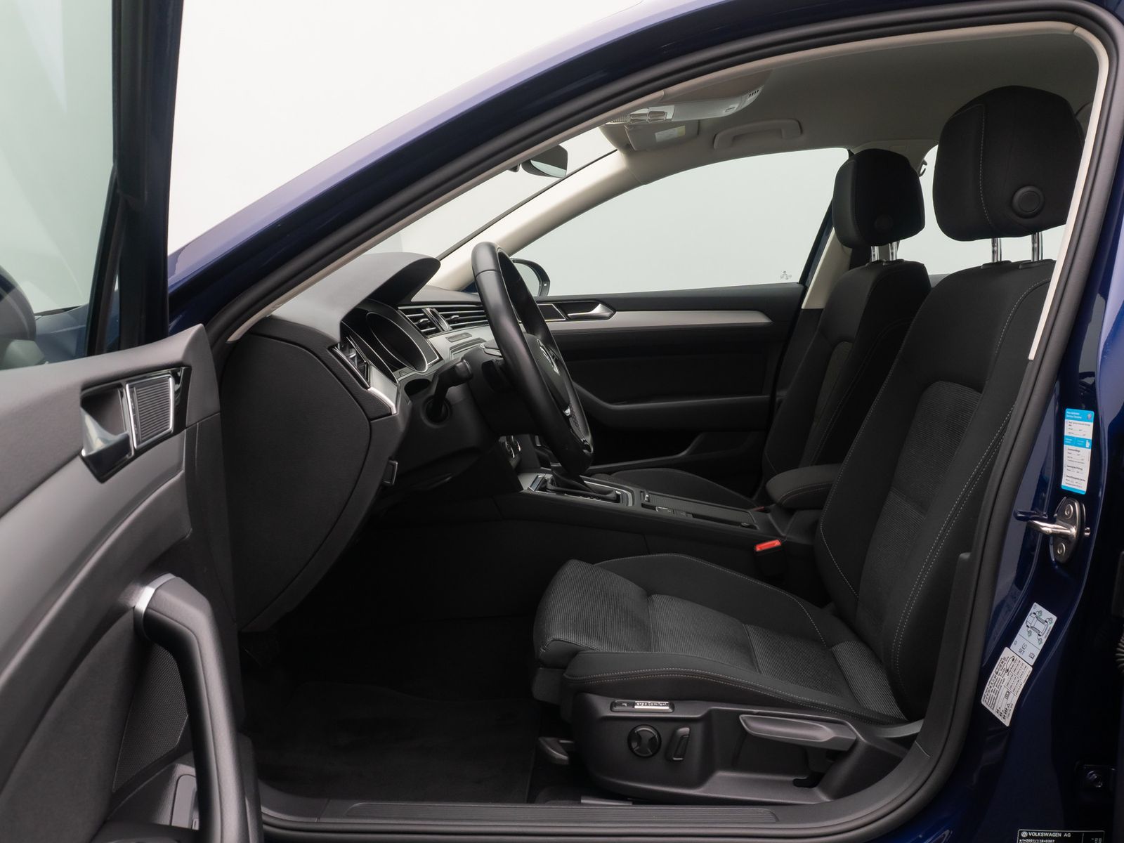 Fahrzeugabbildung Volkswagen Passat Comfortline Kamera HiFi ACC FernlichtReg