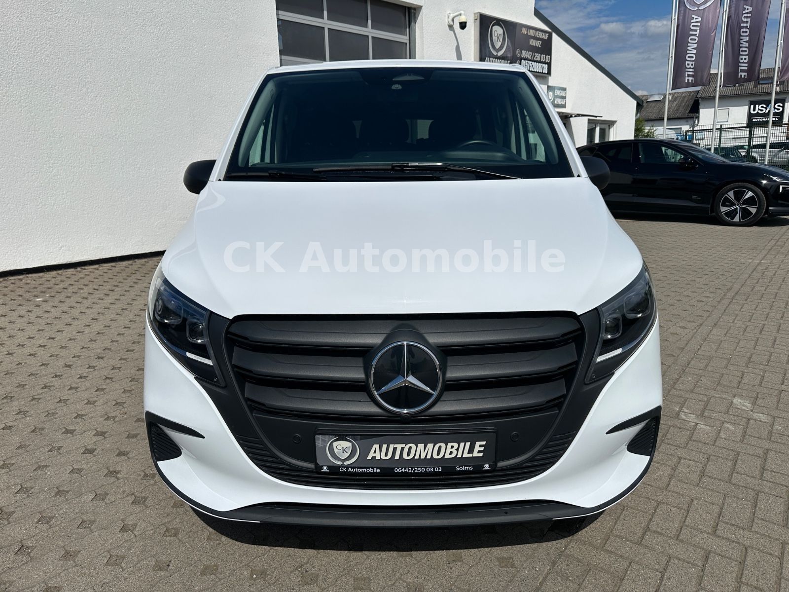 Fahrzeugabbildung Mercedes-Benz Vito Tourer 119 PRO lang/9 Sitze/Navi/LED/Kamera