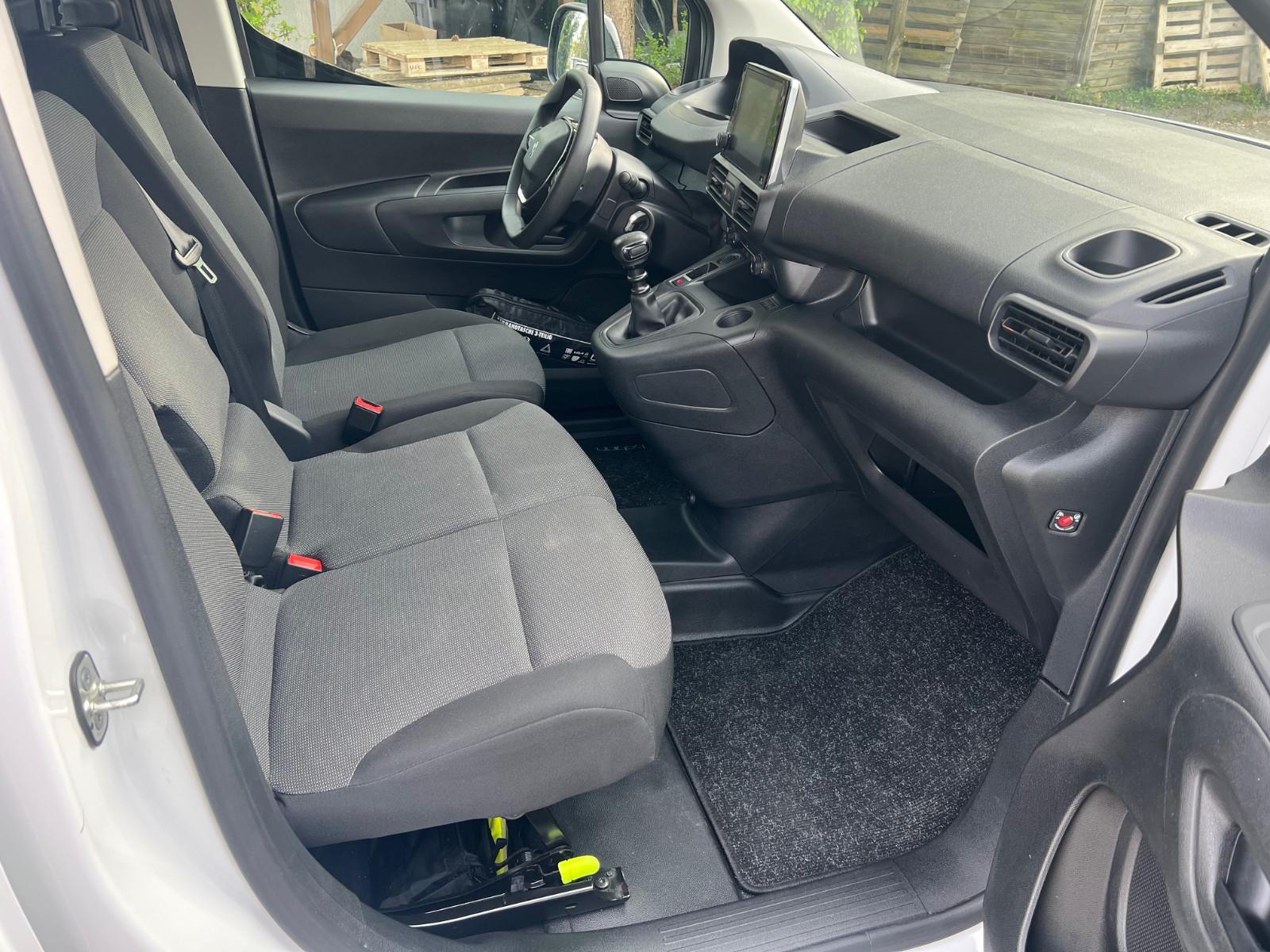 Peugeot Partner Premium L2 3 Sitze Flügeltüren Navi PDC