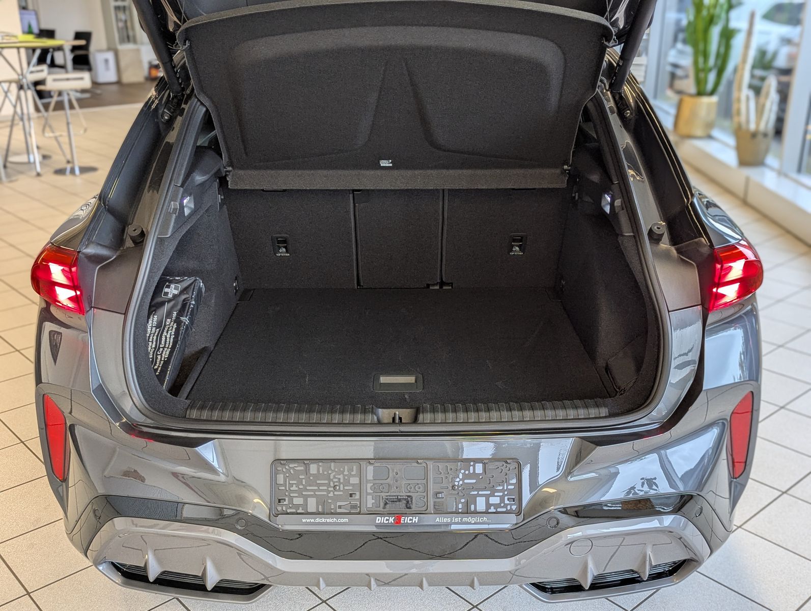 CUPRA Terramar 1.5 eTSI Sennheiser Edge-Paket HUD 19" - Image 16