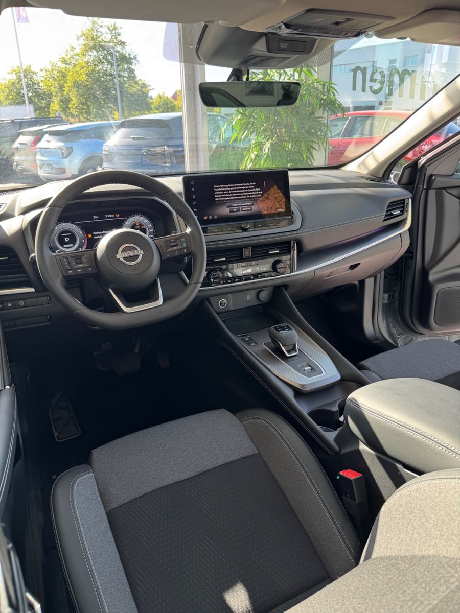 Fahrzeugabbildung Nissan Qashqai 1.3 DIG-T Xtronic N-Connecta/sofort