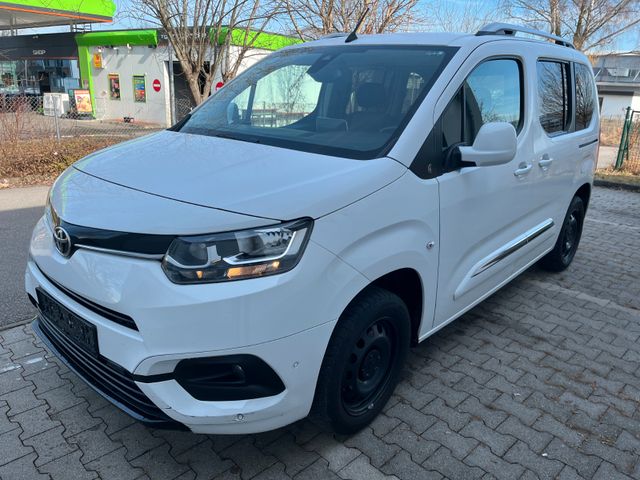 Toyota PROACE CITY Verso Team Deutschland 1,5 D, 96KW