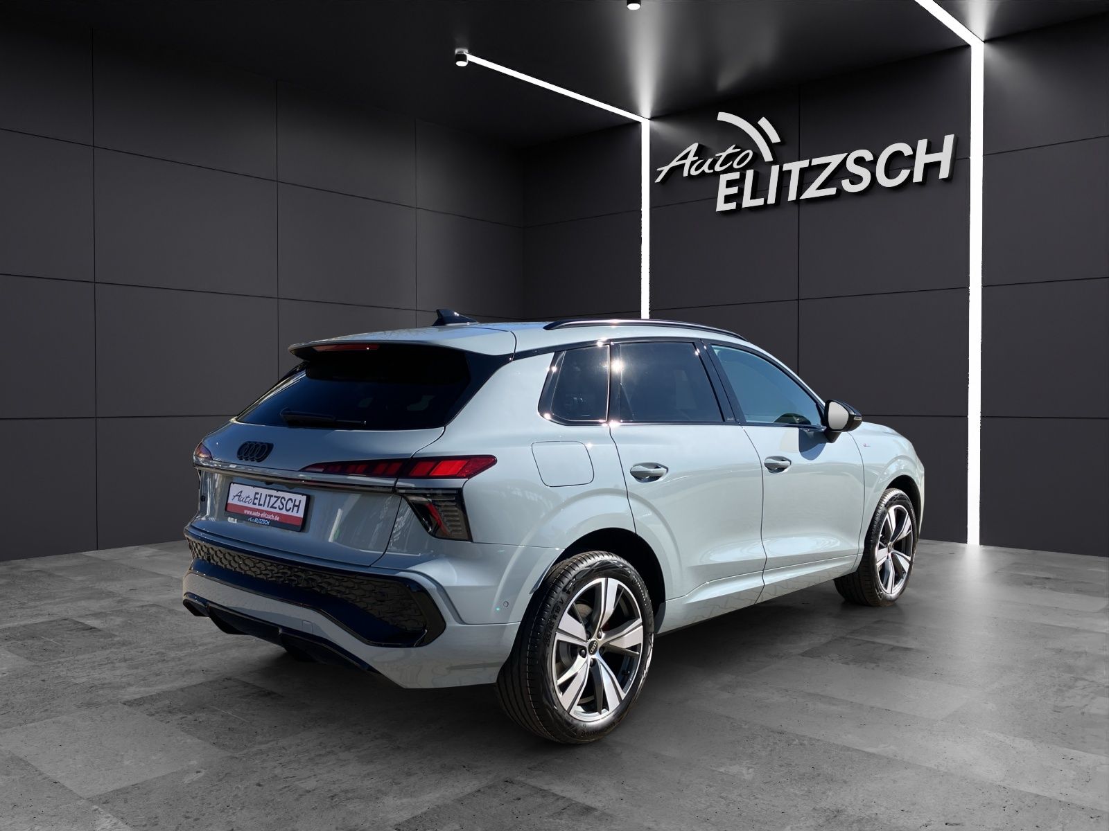 Fahrzeugabbildung Audi Q3 TFSI S tronic MATRIX S line AREA VIEW