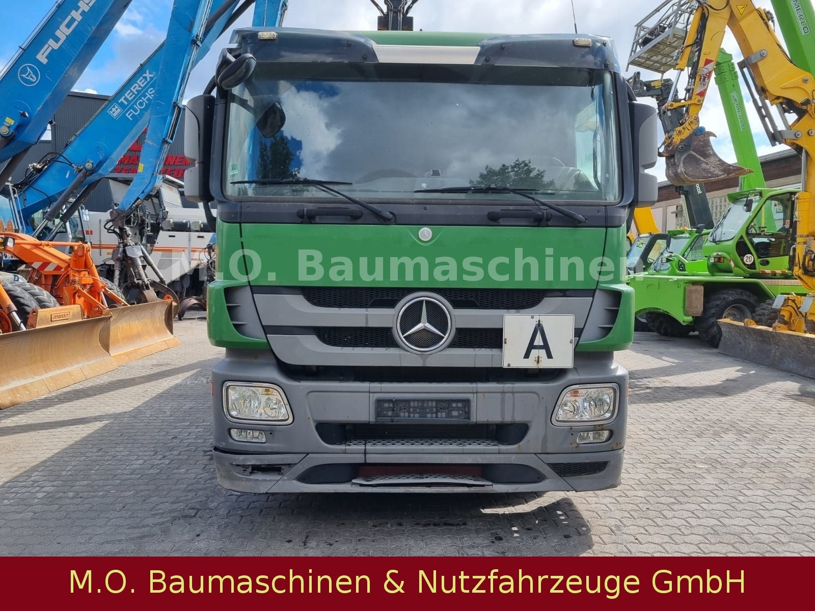 Fahrzeugabbildung Mercedes-Benz Actros 1944 / 4x2 / Euro 5 / Hiab Kran 1300RS93/