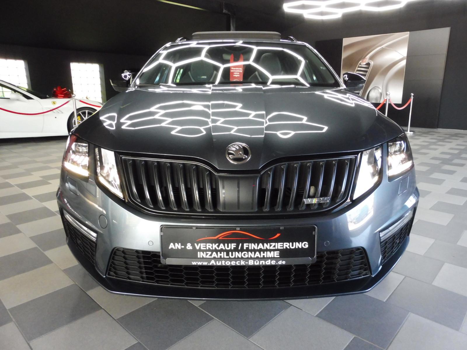 Skoda Octavia Combi RS Black-Ed/DSG/PANO/AHK/CANTON