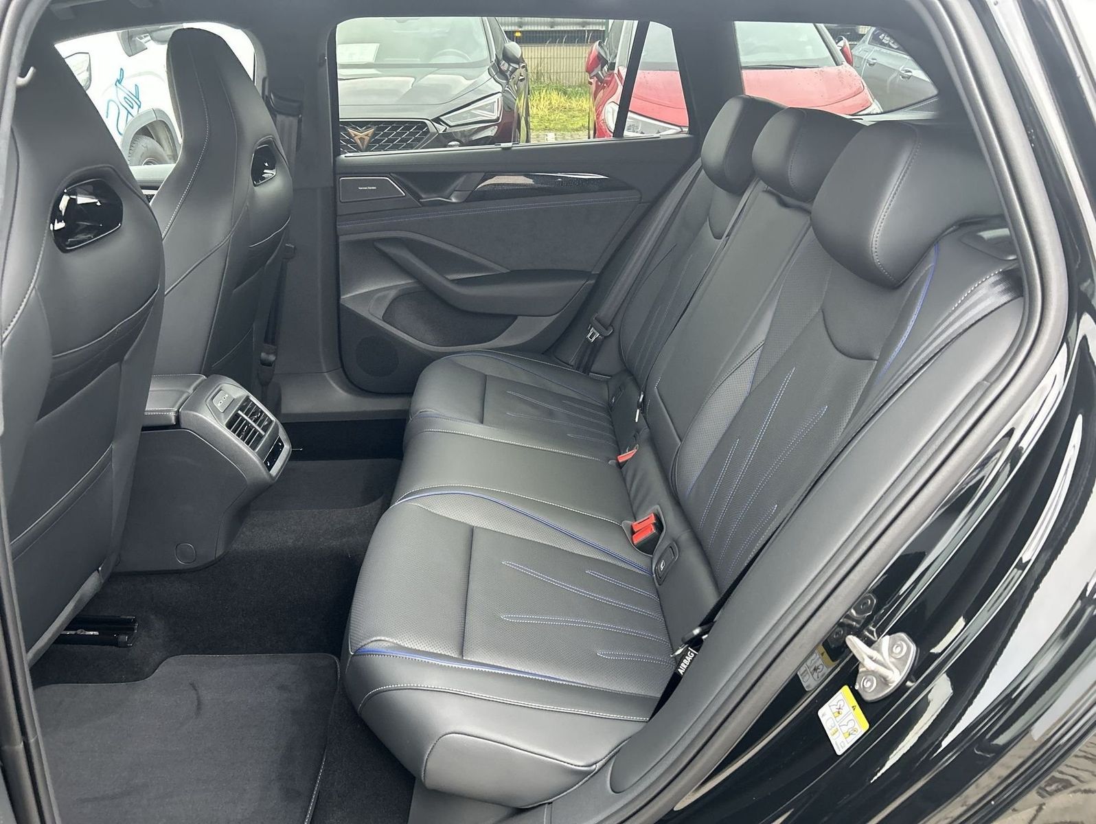 Volkswagen Passat - Bild 13