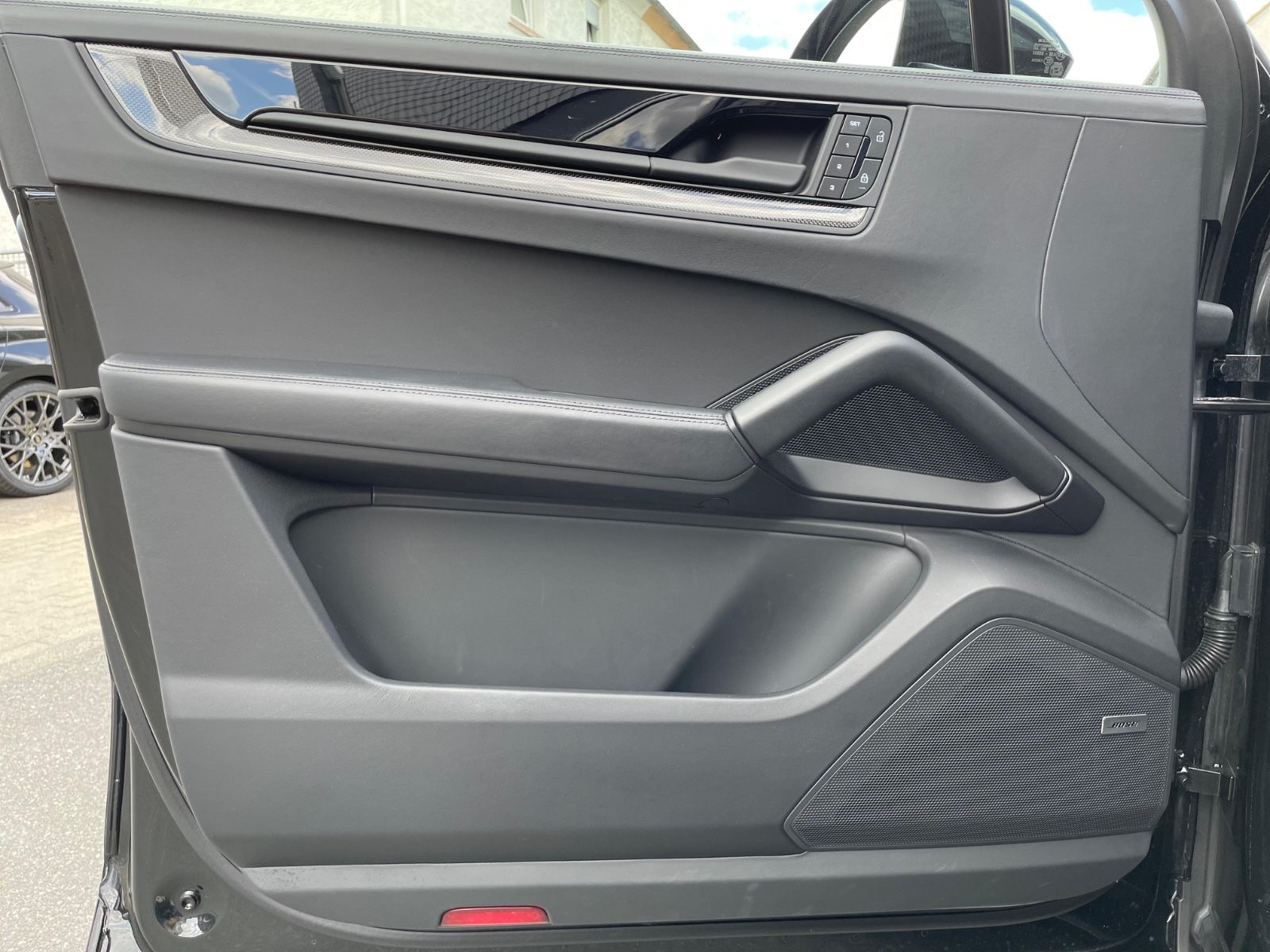 Fahrzeugabbildung Porsche Cayenne GTS Coupé Leichtbau|ACC|HUD|PASM|3.Displ