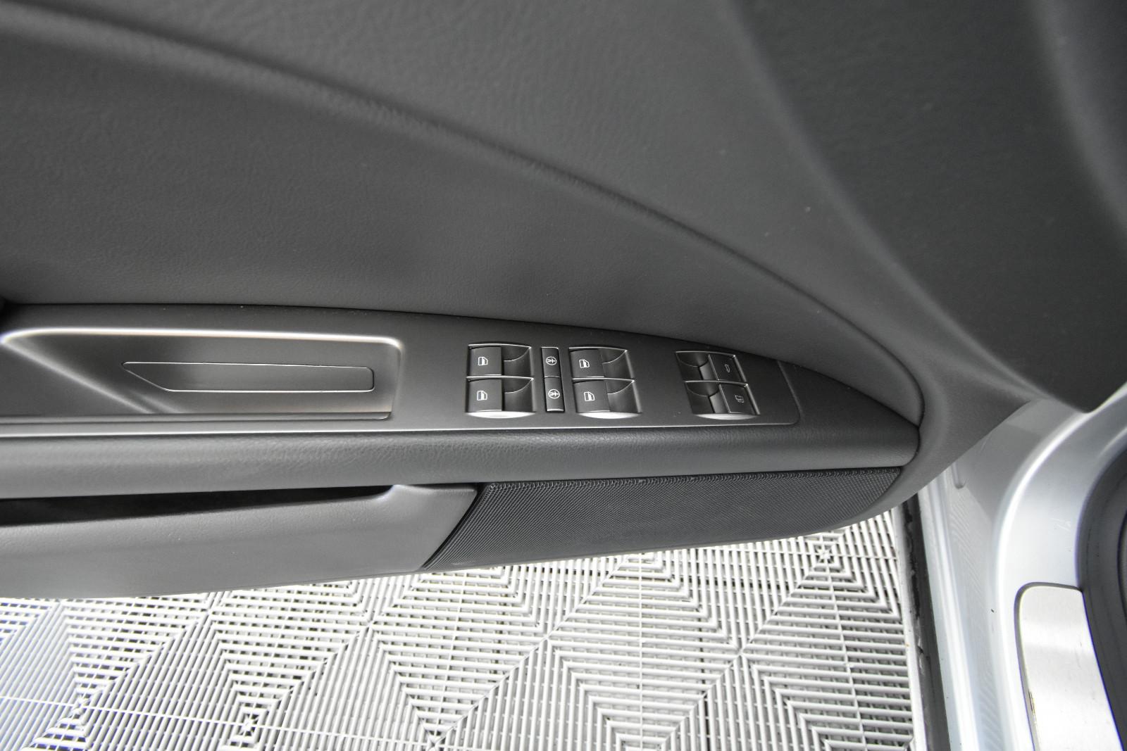Volkswagen Phaeton V6 5.Sitzer 4Motion NAVI SHZ 4Zonenklima