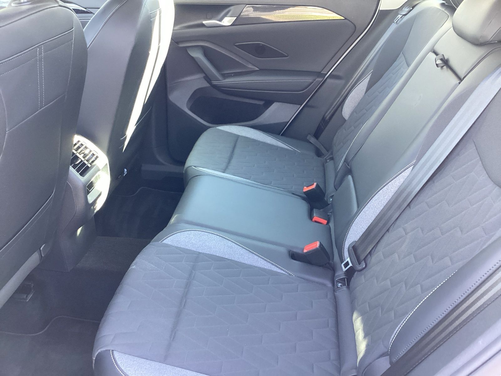 Volkswagen Tiguan - Bild 11