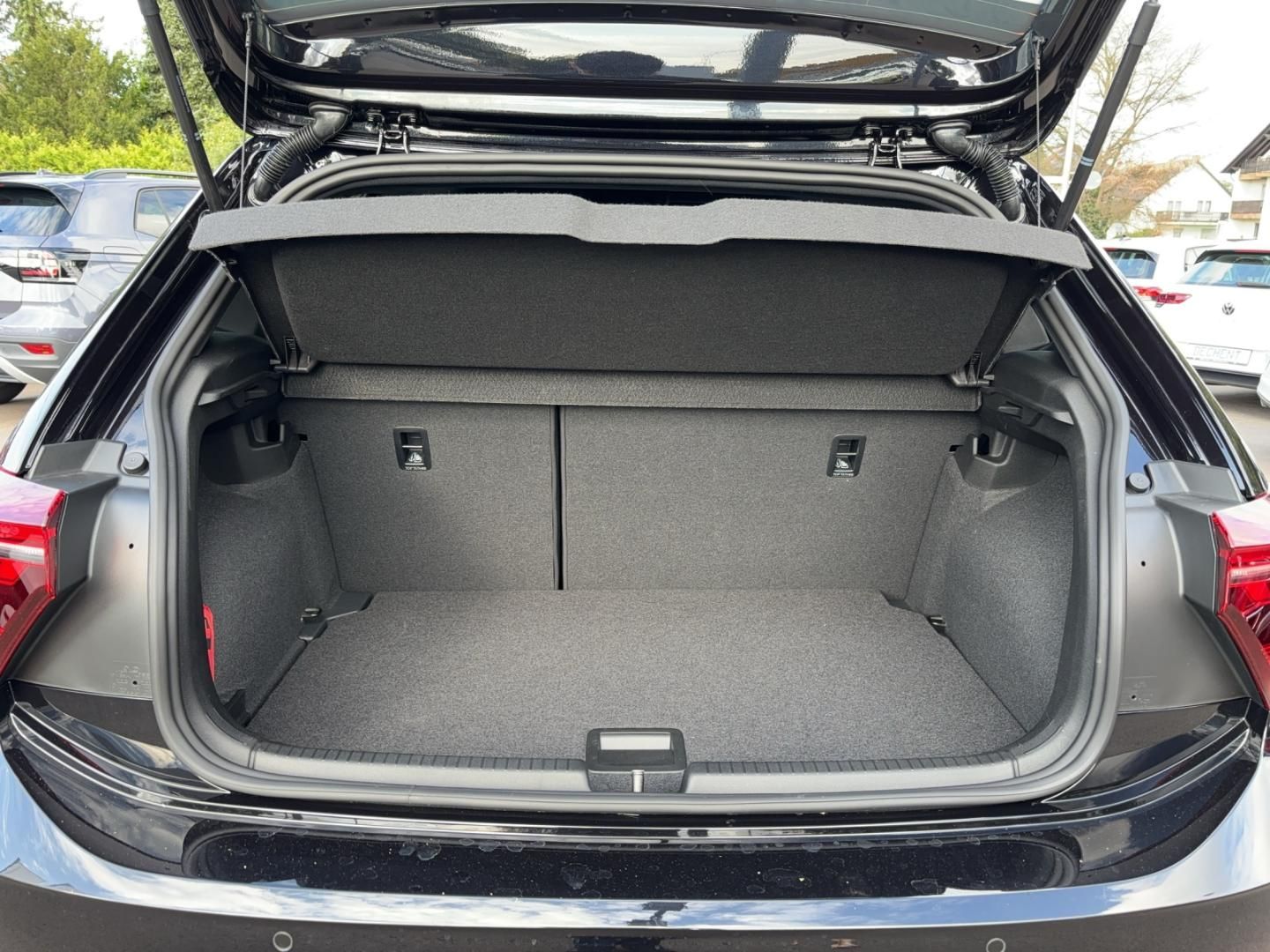 Fahrzeugabbildung Volkswagen Polo R-Line R-Line, 17"Bergamo,Climatronic,Navi,