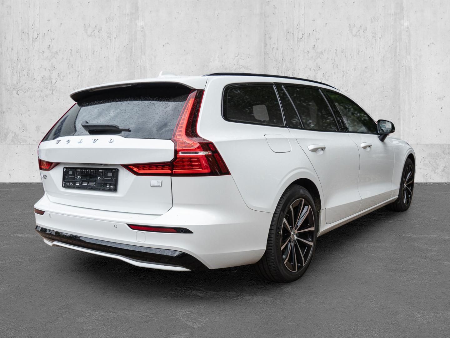 Volvo V60 Kombi Plus Dark Recharge Plug-In Hybrid AWD  imagem 2