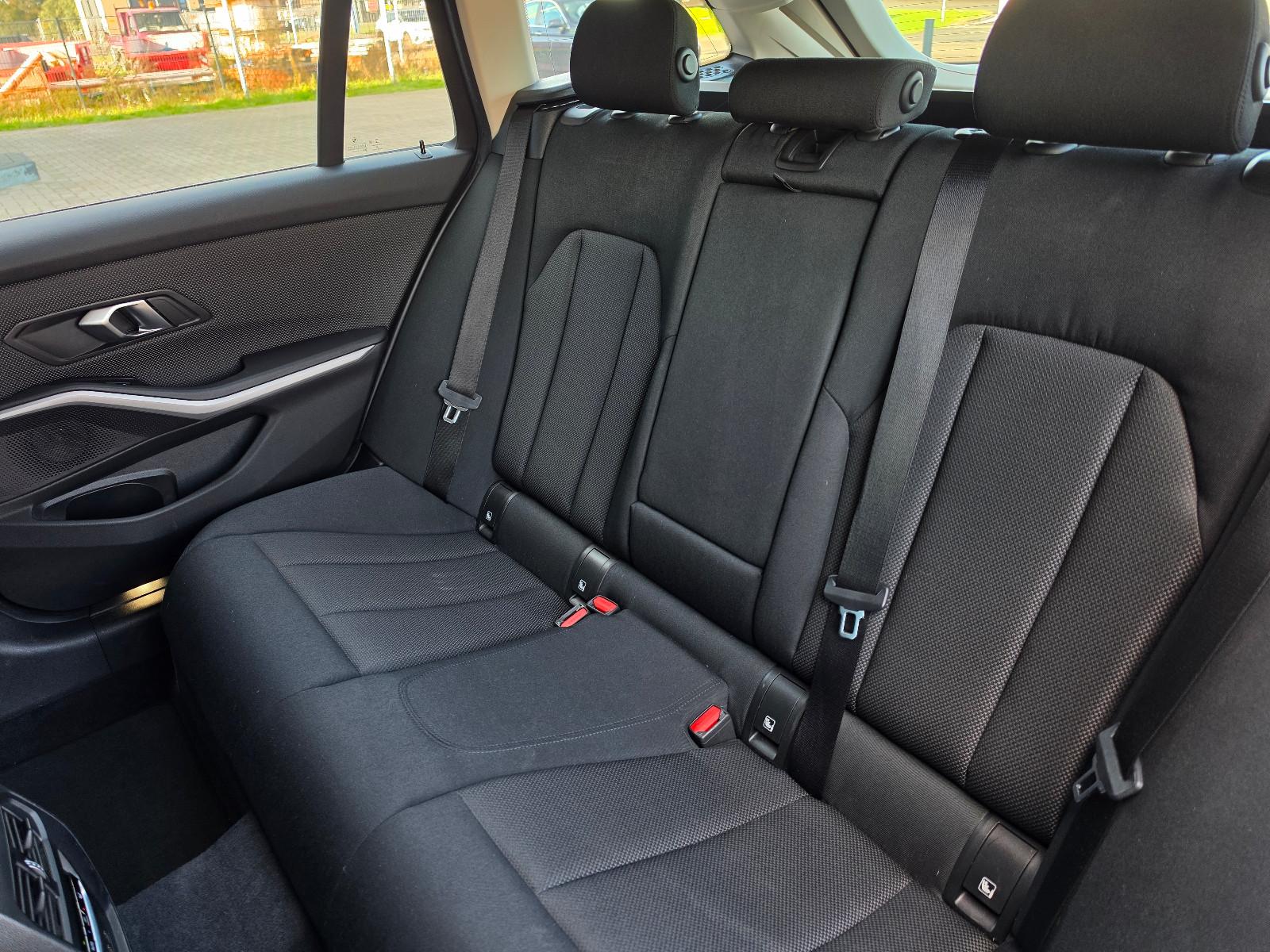 BMW 318d Advantage TÜV Neu/LED/Virtuell Cockpit/Navi