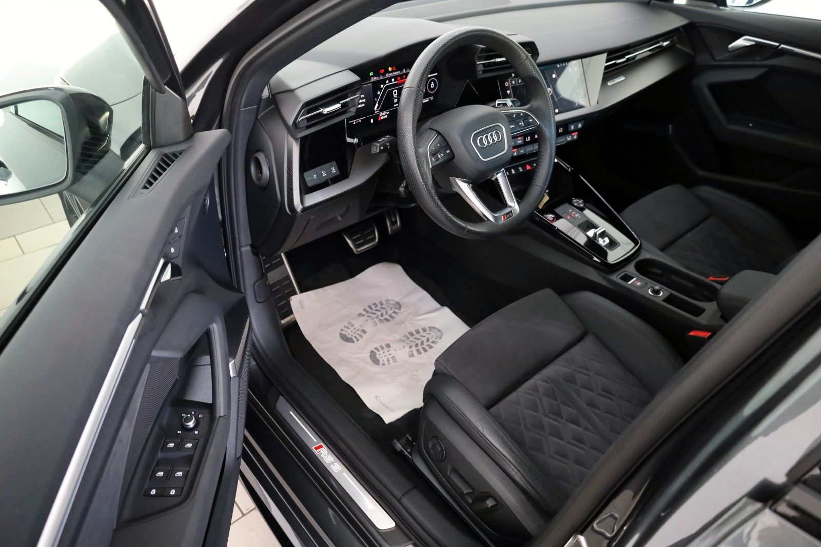Fahrzeugabbildung Audi RS3 SB quattro Optik/Assistenz Pak,ACC,B&O,LED