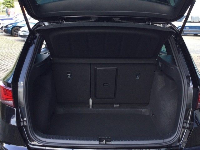 Fahrzeugabbildung SEAT Ateca TSI FR DSG LED AHK Navi VC ACC RFK beats S