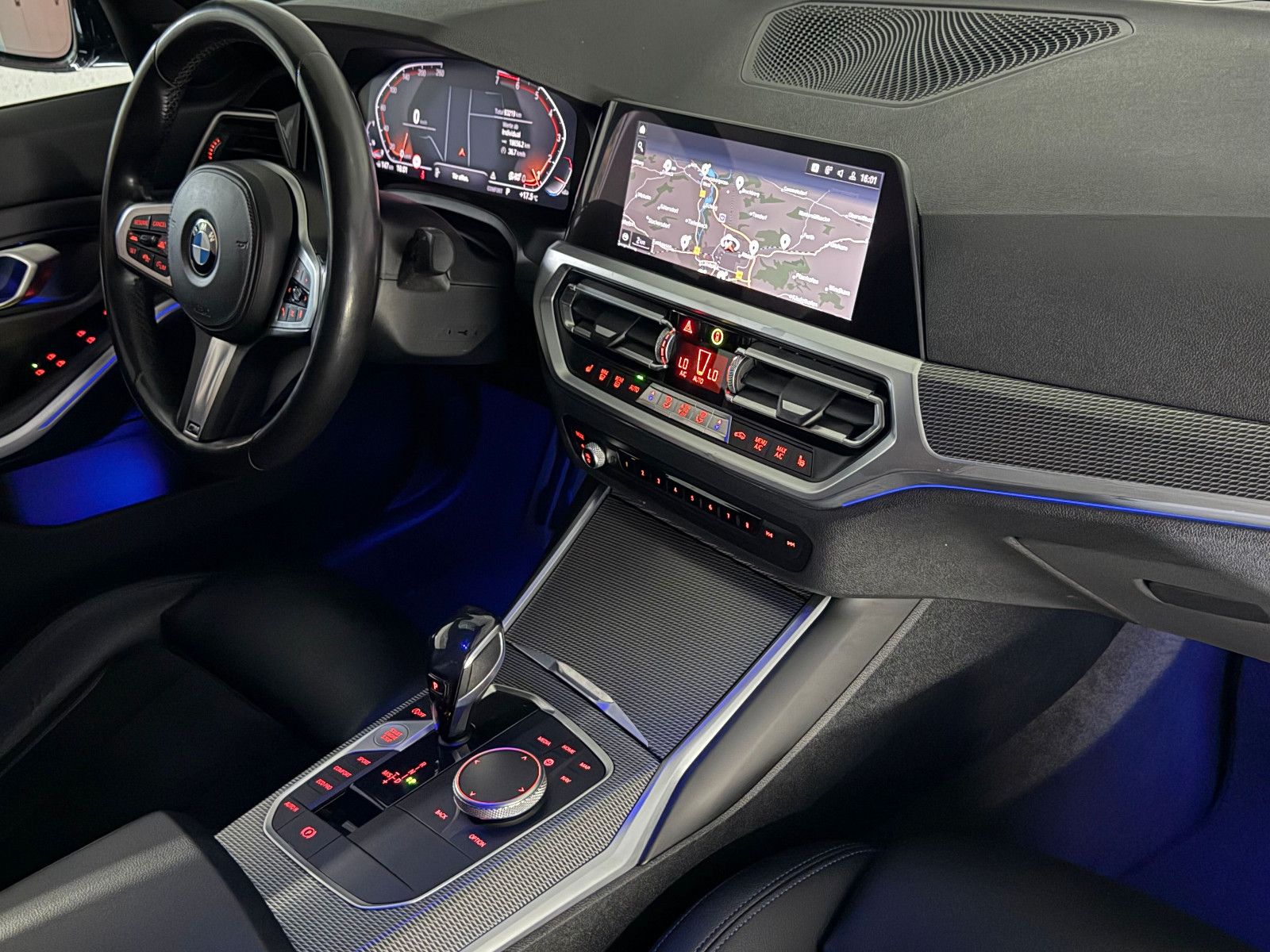 Fahrzeugabbildung BMW 330 i Lim. M SPORT/HIFI/VRTL+/DAB+/KAMERA/LASER