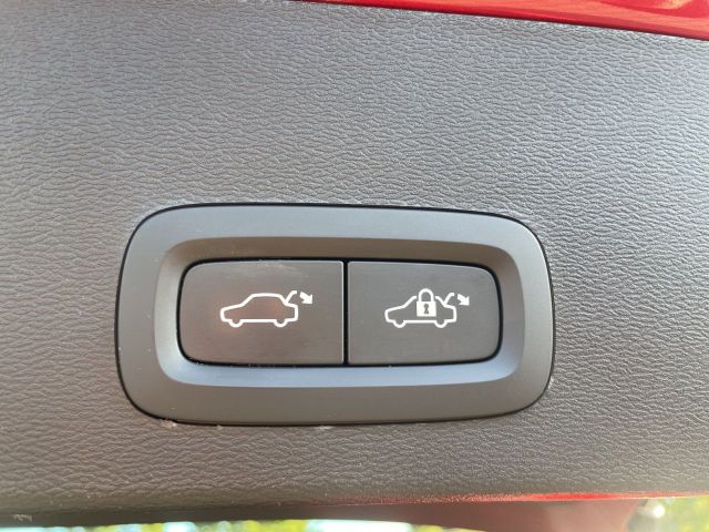 XC 40 B4 AWD Plus Dark (EURO 6d) LED+Keyless