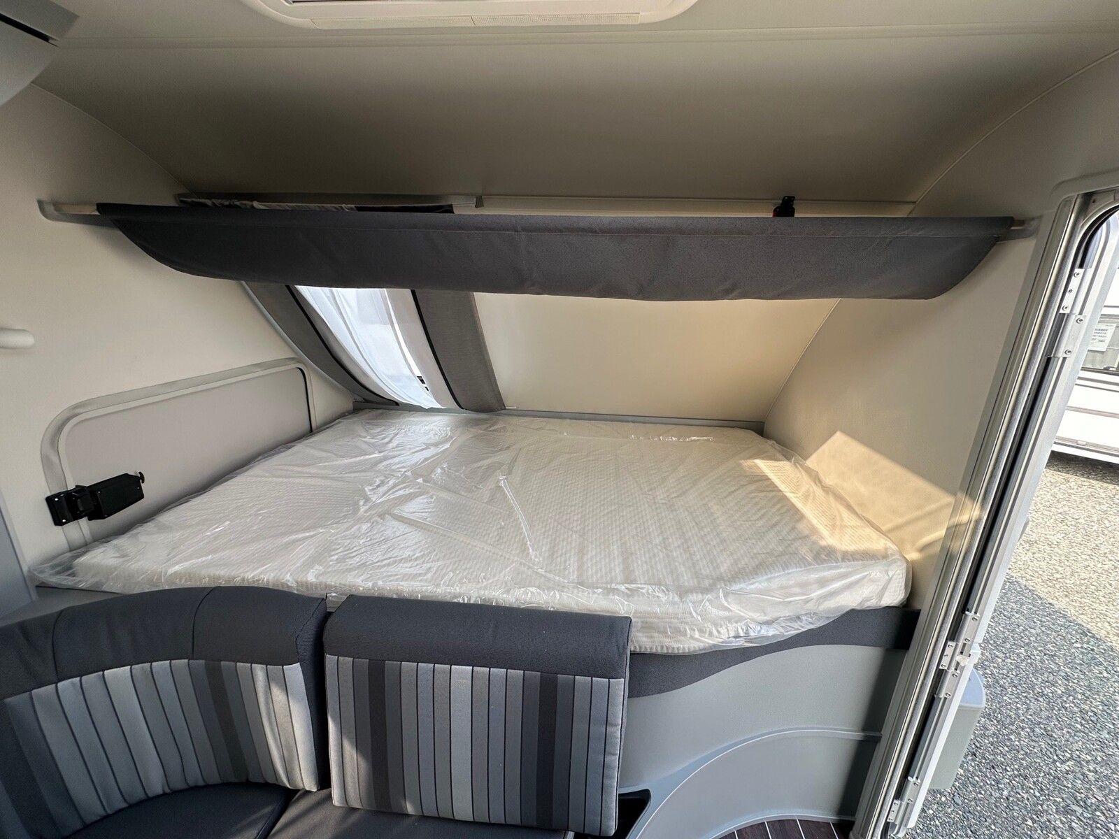 Fahrzeugabbildung Knaus Sport & Fun BLACK SELECTION 480 QL Klima Markise
