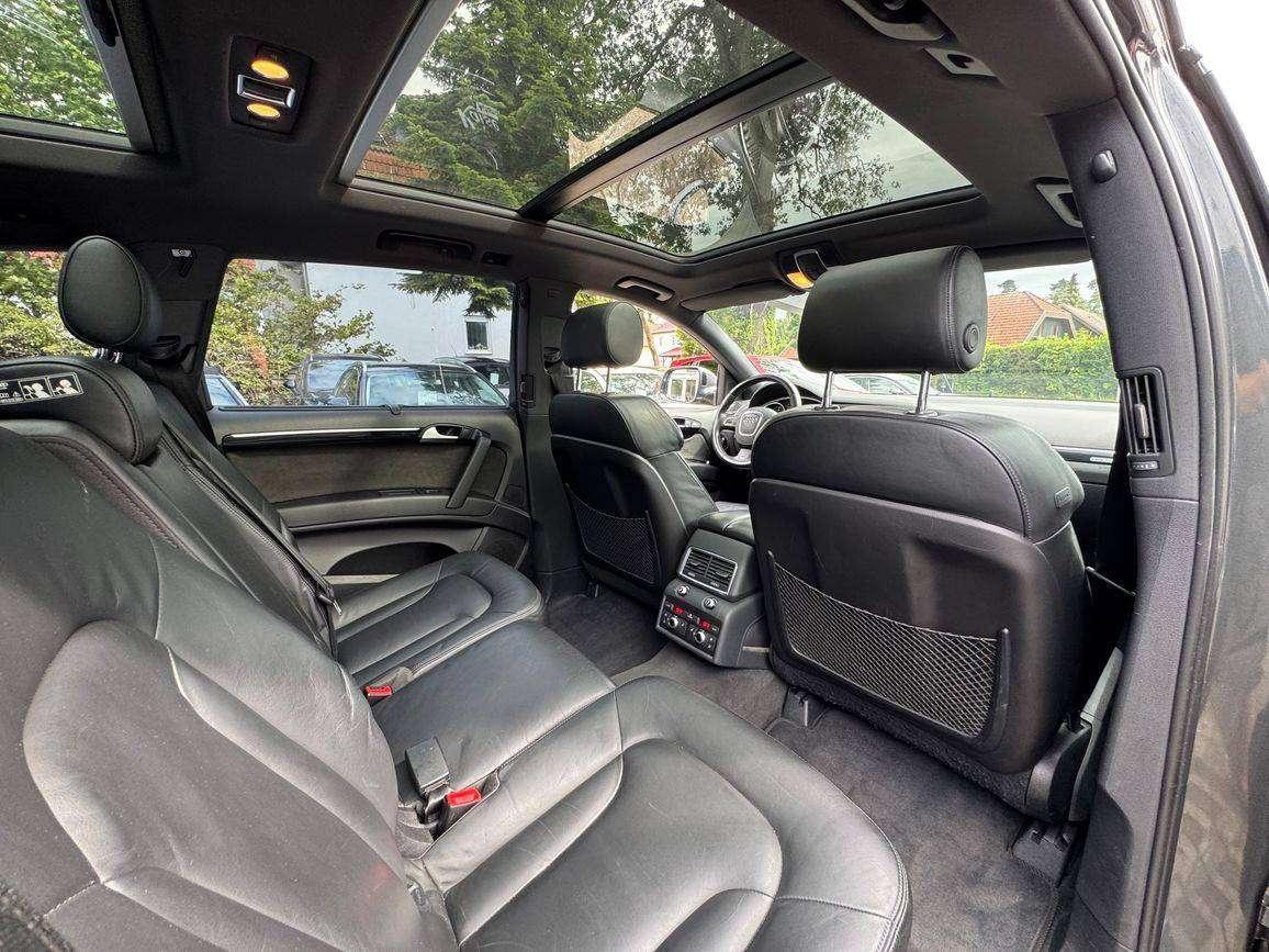 AUDI Q7 3.0 TFSI S-LINE QUATTRO-7 places