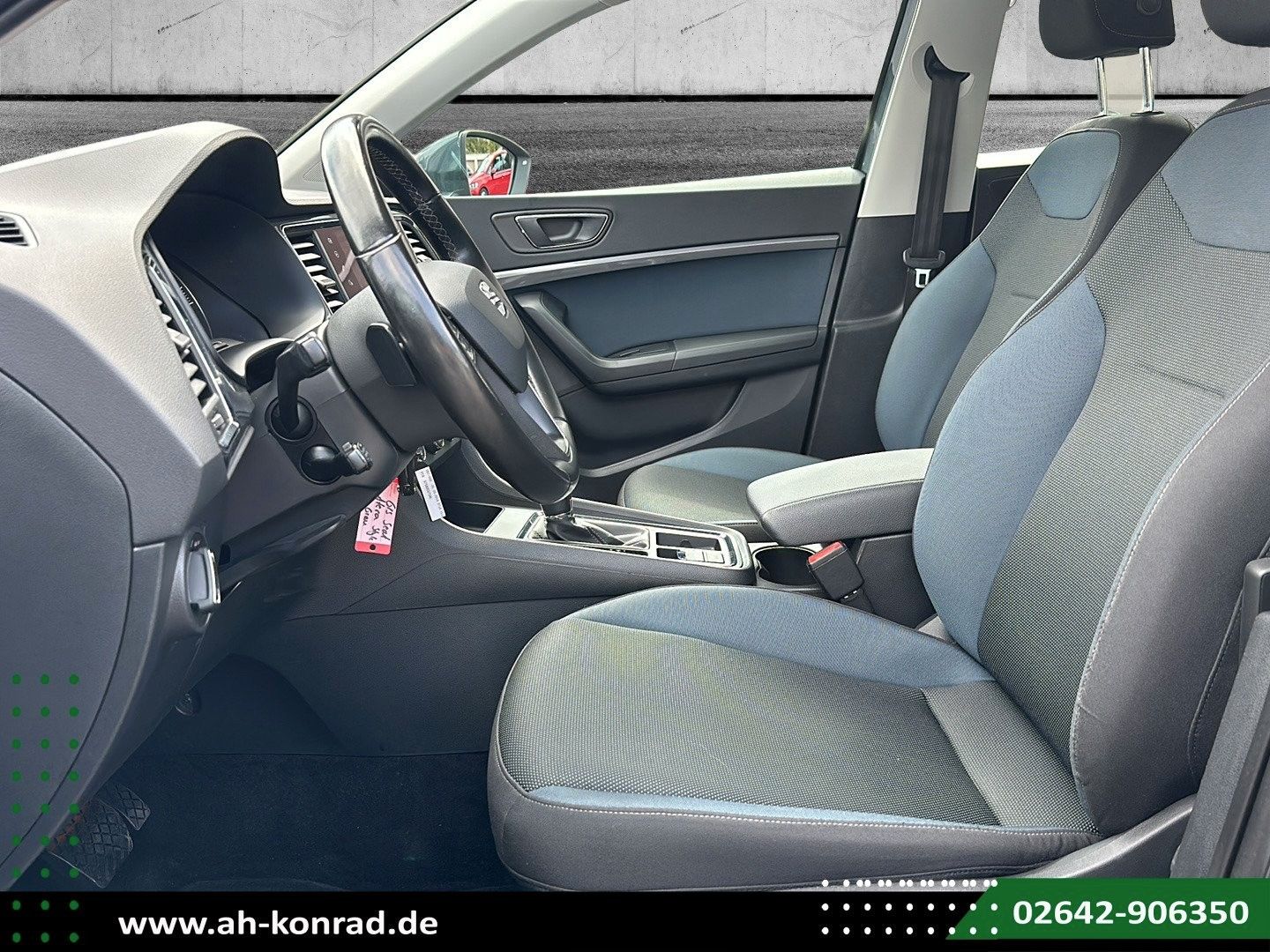 Fahrzeugabbildung SEAT Ateca 1.5 TSI DSG Style+Navi+Parklenksystem