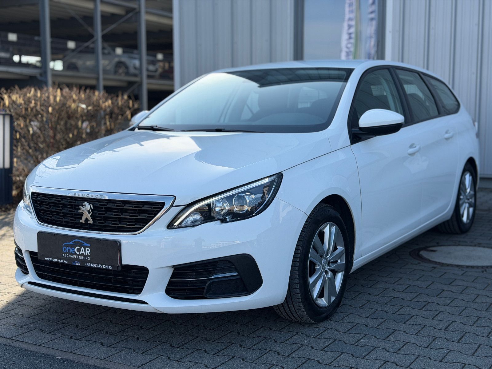 Peugeot 308 SW LED Navi PDC CarPlay Shz 8xAlu