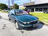 Jaguar JAGUAR X-Type 2.5 V6 24V cat Luxury - Jaguar X-Type mit Benzin-Antrieb: Automatik