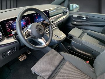 Mercedes V 220 - 6