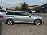 Volkswagen Passat Business 4Motion*LED*Keyless*Massage* - Volkswagen Passat: Key